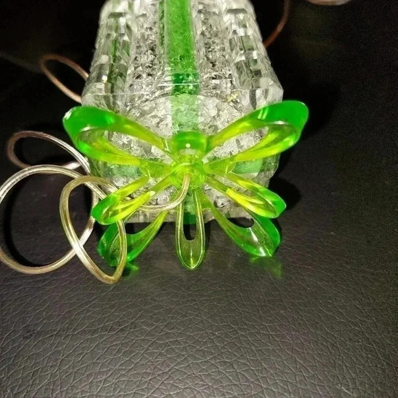 13Acrylic Gift Box Christmas light up Ornaments battery operated. Red and Green - Picture 7 of 16